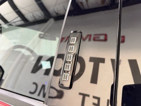 Used 2019 Ford F150 Raptor w/ Equipment Group 802A Luxury AWD/4WD image 3