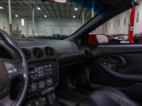 Used 2001 Pontiac Firebird Trans Am RWD image 10