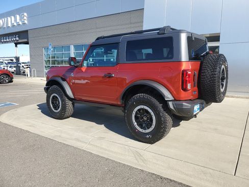 Used 2024 Ford Bronco Black Diamond w/ Sasquatch Package image 3