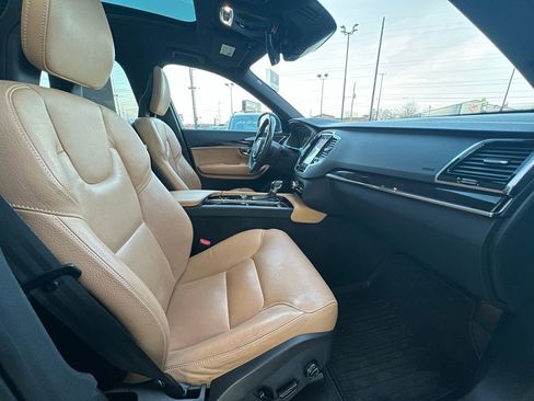 Used 2018 Volvo XC90 T5 Momentum w/ Convenience Package image 33