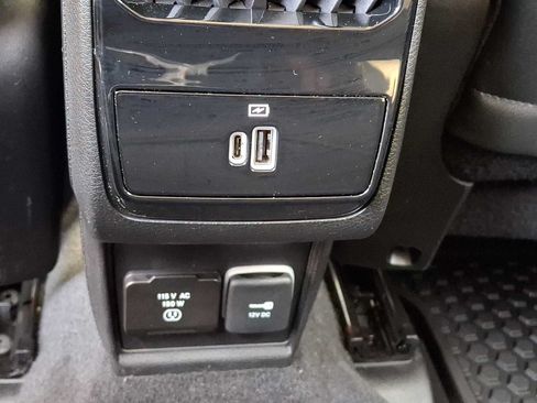 Used 2022 Jeep Compass Latitude AWD/4WD image 11