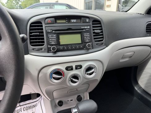 Used 2011 Hyundai Accent GLS FWD image 13