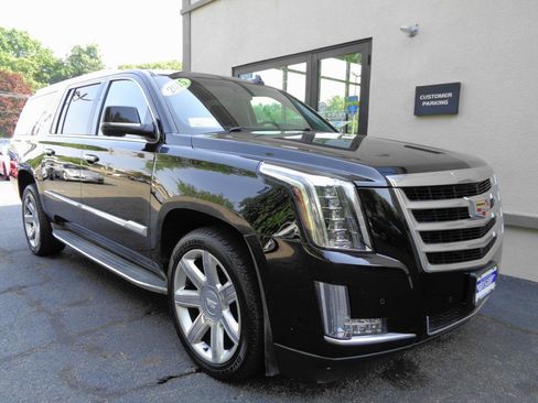 Used 2015 Cadillac Escalade ESV Luxury AWD/4WD image 3