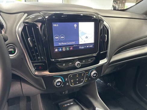 Used 2023 Chevrolet Traverse LT w/ LT Premium Package AWD/4WD image 16