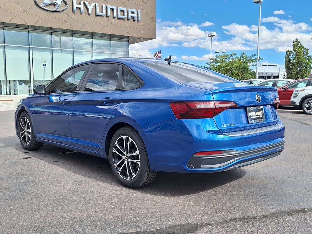 Used 2023 Volkswagen Jetta Sport FWD image 5