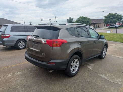 Used 2014 Toyota RAV4 XLE AWD/4WD image 5