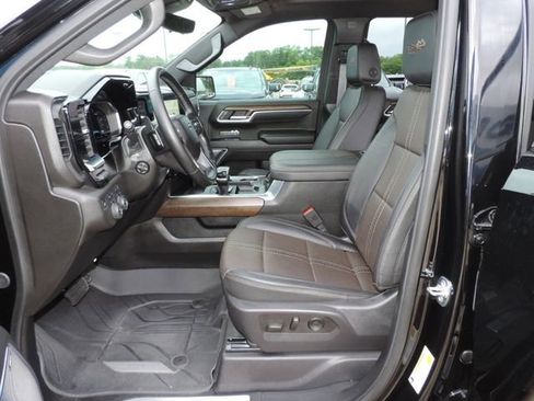 Used 2025 Chevrolet Silverado 1500 High Country w/ Midnight Edition AWD/4WD image 23