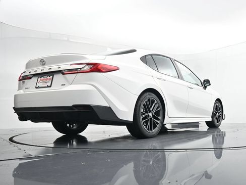 Used 2025 Toyota Camry SE w/ Convenience Package FWD image 36