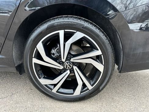 Used 2025 Volkswagen Jetta SEL FWD image 14