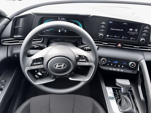 New 2026 Hyundai Elantra Hybrid FWD image 17