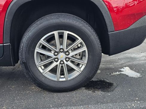 Certified 2023 Chevrolet Traverse LT w/ LPO, Floor Liner Package FWD image 7