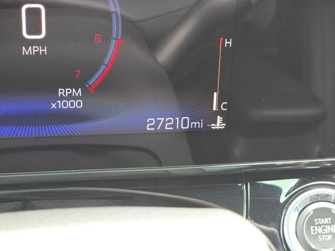Used 2024 Chevrolet Trax RS w/ Sunroof Package FWD image 27