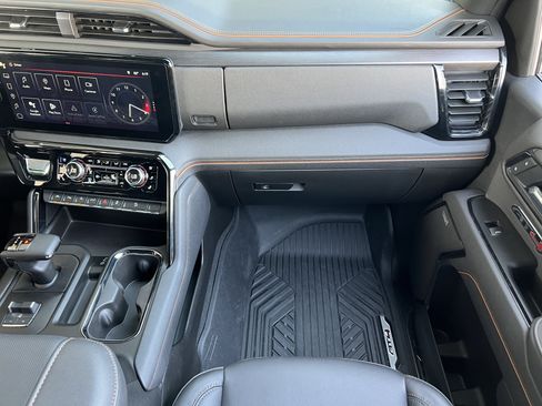 Used 2025 GMC Sierra 1500 AT4 w/ AT4 Premium Package AWD/4WD image 33
