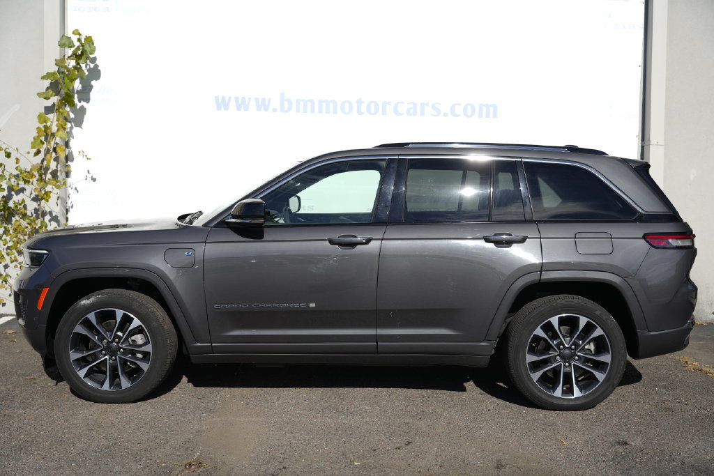 Used 2023 Jeep Grand Cherokee Overland AWD/4WD image 8