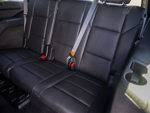 Used 2023 Cadillac Escalade Luxury w/ LPO, Illumination Package image 30