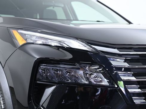 Certified 2025 Nissan Rogue S AWD/4WD image 12