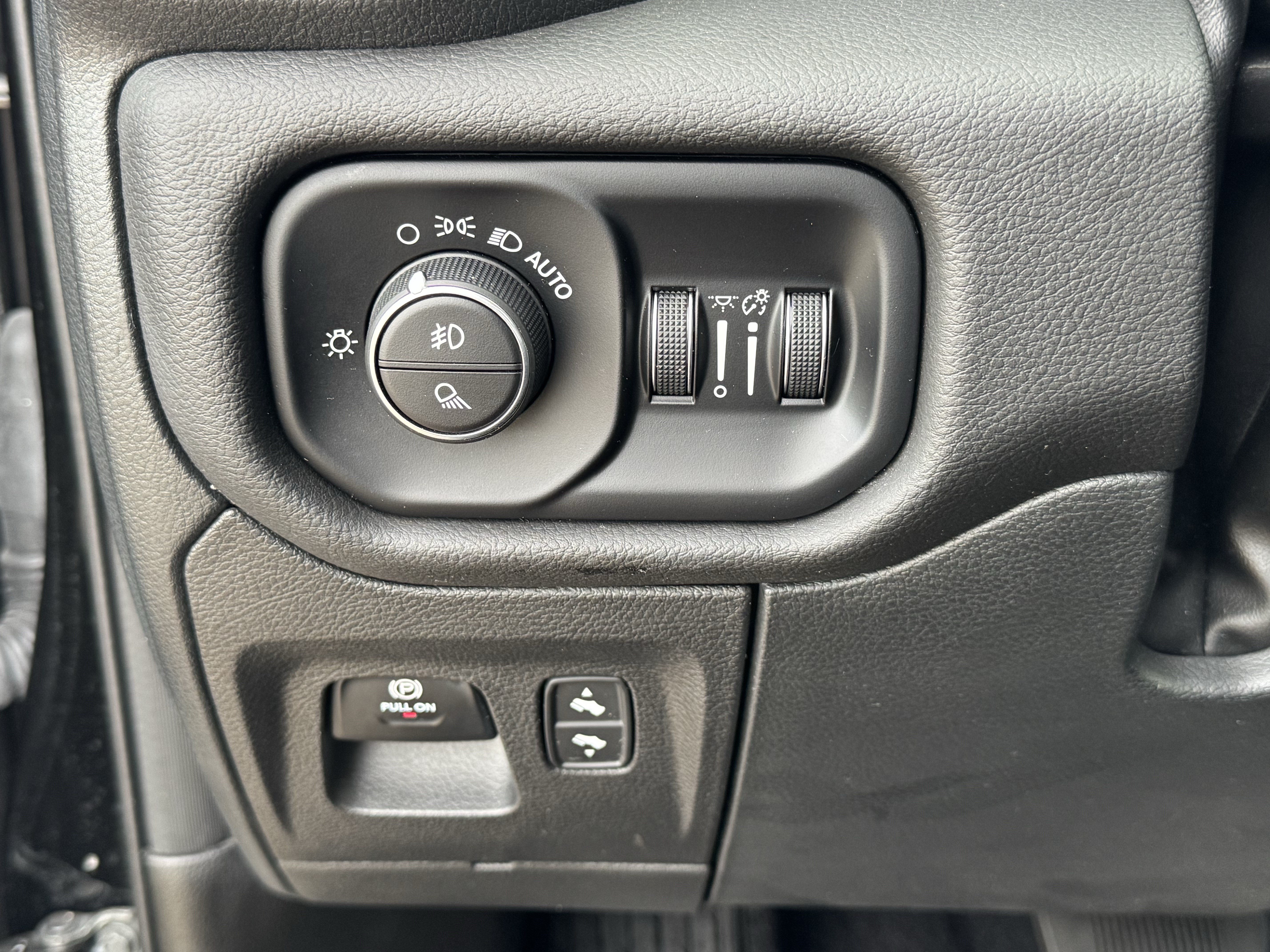Used 2025 RAM 1500 Rebel w/ Rebel Level 2 Equipment Group AWD/4WD image 16