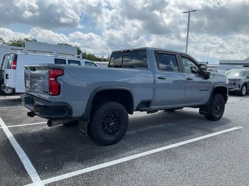 Used 2024 Chevrolet Silverado 2500 ZR2 w/ Technology Package AWD/4WD image 5
