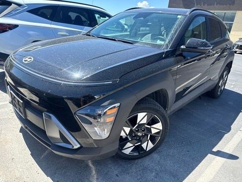 Used 2025 Hyundai Kona SEL AWD/4WD image 1