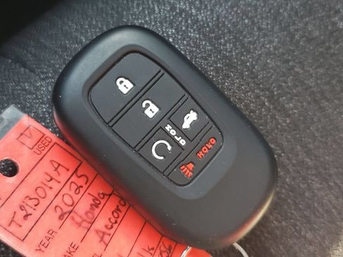 Used 2025 Honda Accord SE image 32