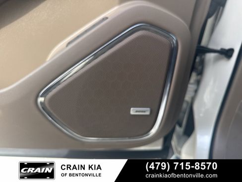 Used 2015 Chevrolet Suburban LTZ image 13