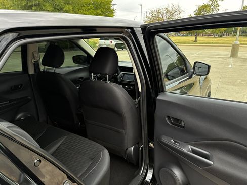 Used 2021 Nissan Kicks S FWD image 18