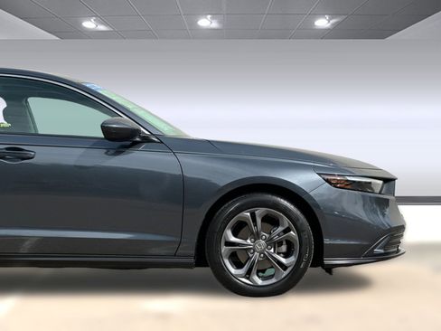 Certified 2023 Honda Accord EX image 33
