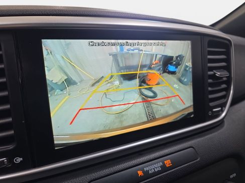 Used 2020 Kia Sportage S image 21