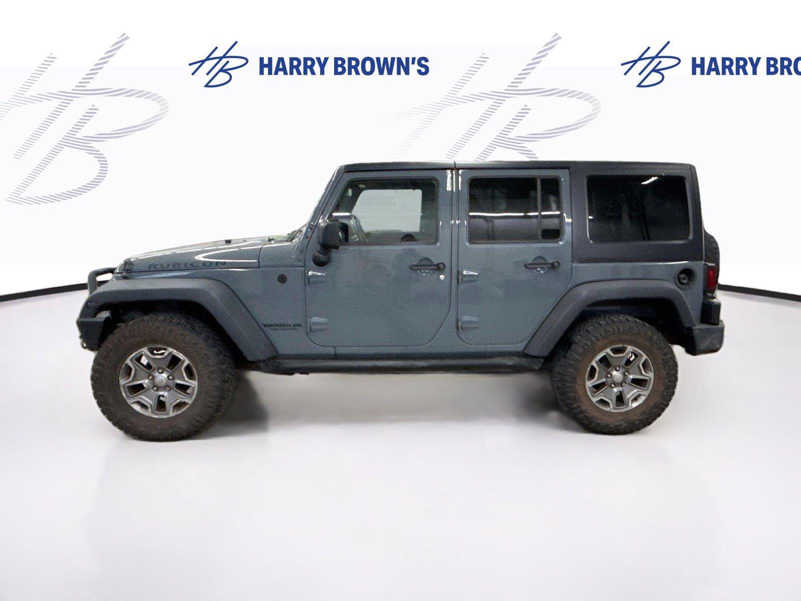 Used 2015 Jeep Wrangler Unlimited Rubicon w/ Max Tow Package AWD/4WD image 8