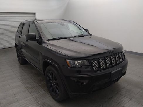 Used 2019 Jeep Grand Cherokee Altitude RWD image 13