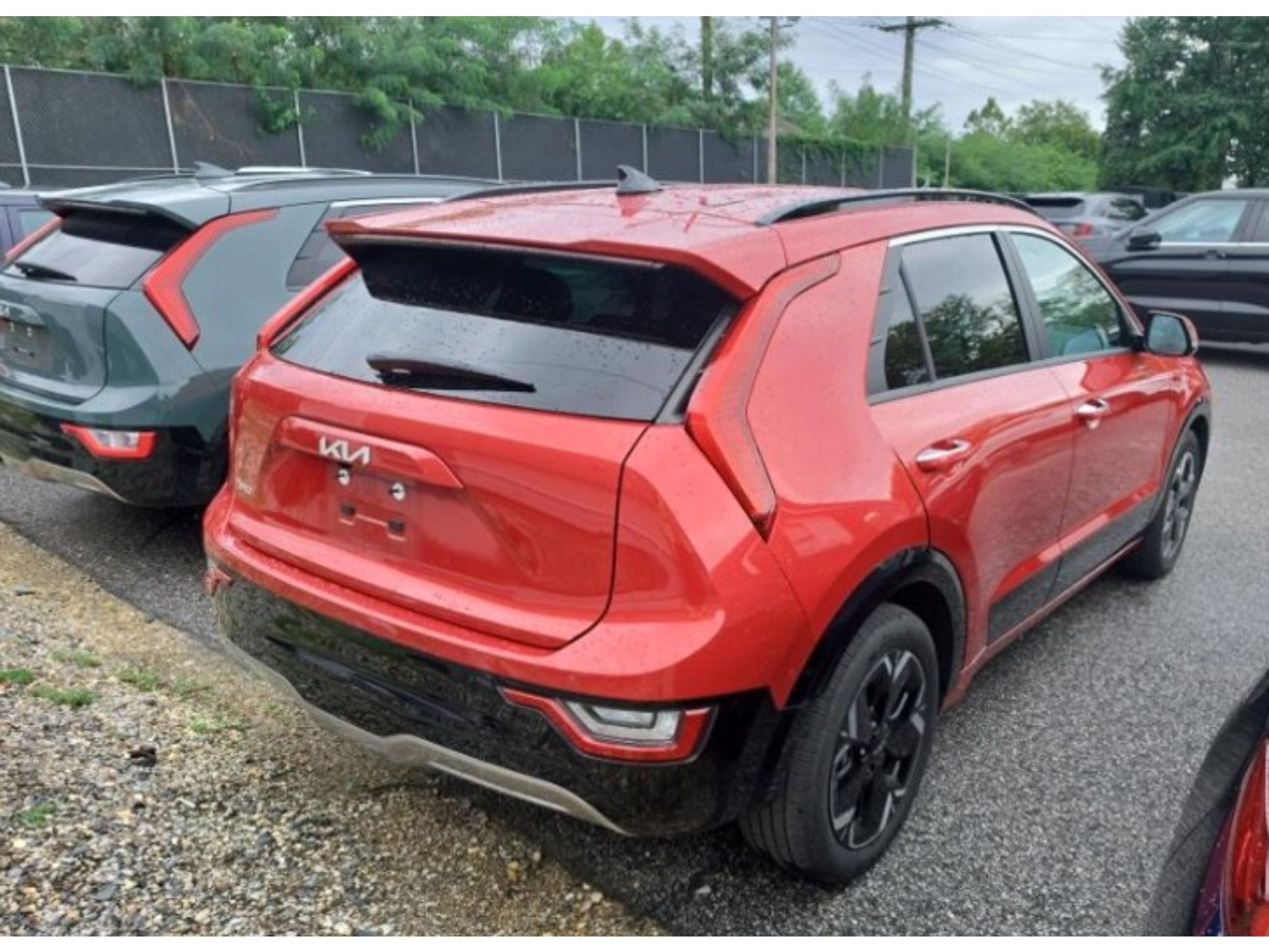 Used 2023 Kia Niro Wave w/ Wave Preserve Package FWD image 4