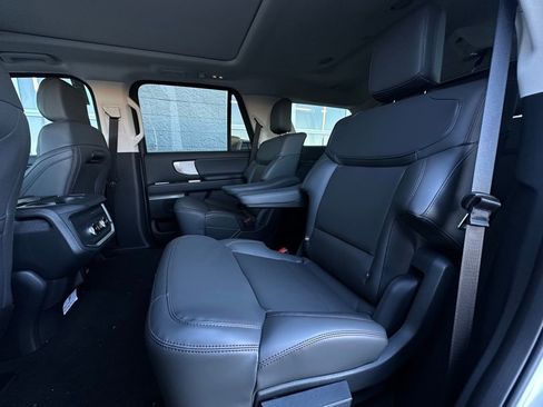 New 2025 Ford Expedition Active image 45