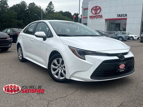 Used 2024 Toyota Corolla LE FWD image 1
