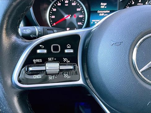 Used 2021 Mercedes-Benz GLC 300 image 22