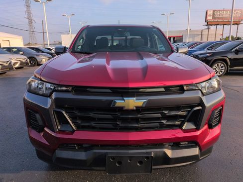 Used 2025 Chevrolet Colorado LT AWD/4WD image 8