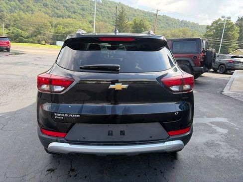 Used 2025 Chevrolet TrailBlazer LT w/ LT Cold Weather Package AWD/4WD image 13