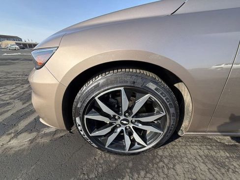 Certified 2018 Chevrolet Malibu LT image 32