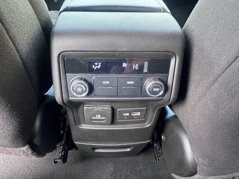 Used 2020 GMC Acadia SLE w/ Driver Convenience Package FWD image 35