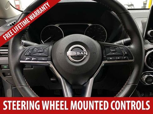 Used 2025 Nissan Sentra SR FWD image 9