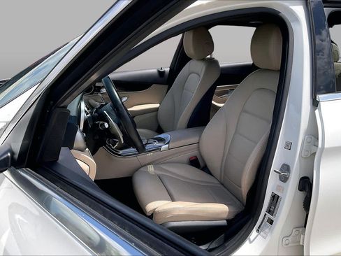 Used 2018 Mercedes-Benz C 300 Sedan image 7