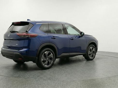 Used 2025 Nissan Rogue SV image 9