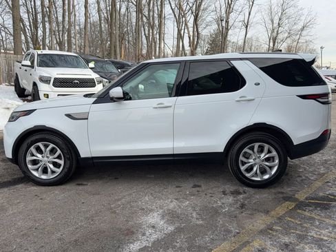 Used 2017 Land Rover Discovery SE image 8