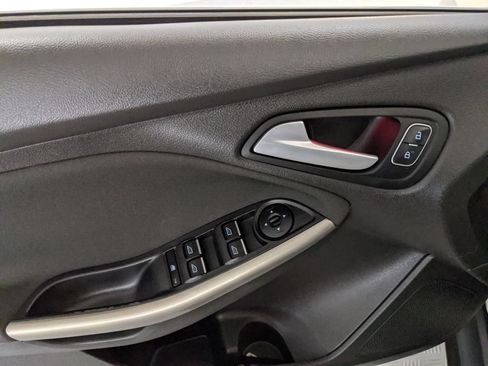 Used 2017 Ford Focus Titanium FWD image 14