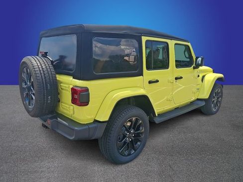 Used 2023 Jeep Wrangler Unlimited Sahara w/ Cold Weather Group AWD/4WD image 4