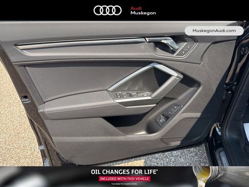 New 2025 Audi Q3 2.0T Premium image 9