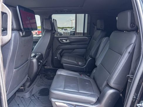 Used 2023 Chevrolet Suburban Z71 w/ Z71 Off-Road Package AWD/4WD image 8