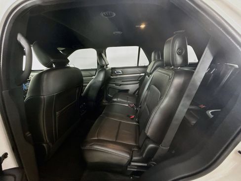 Used 2018 Ford Explorer Limited w/ Equipment Group 301A FWD image 28