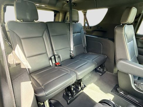 Used 2024 Chevrolet Suburban Premier AWD/4WD image 29
