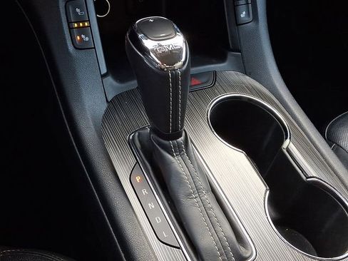 Used 2019 GMC Acadia SLT image 17