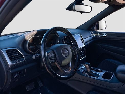 Used 2021 Jeep Grand Cherokee Laredo X image 9